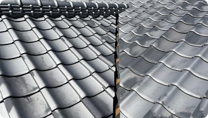 谷板金に穴がないか確認します