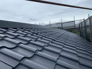 静岡県浜松市　補助金での屋根葺き替え工事　屋根軽量化　FRP製屋根材カルカルーフ天平